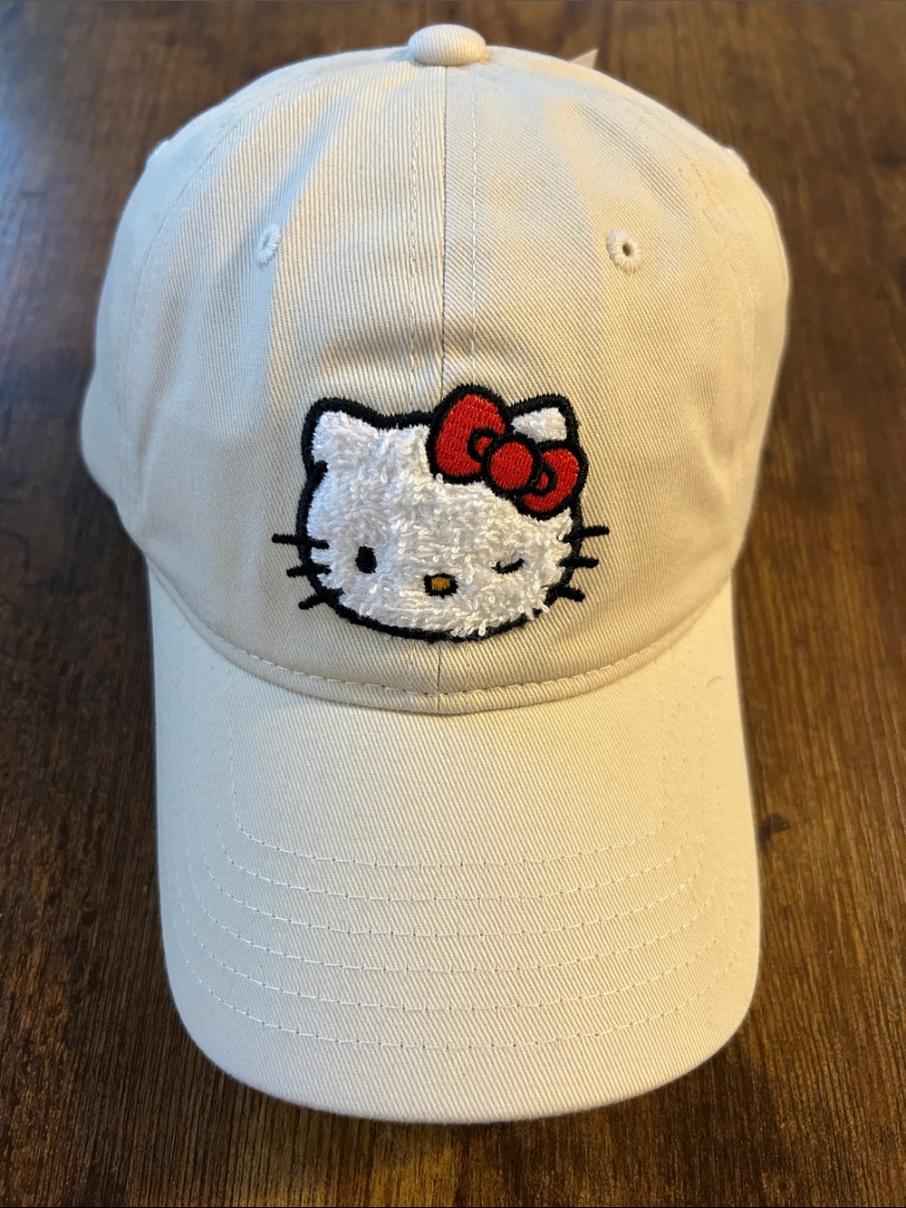 Women’s Hello Kitty Off White Baseball Cap